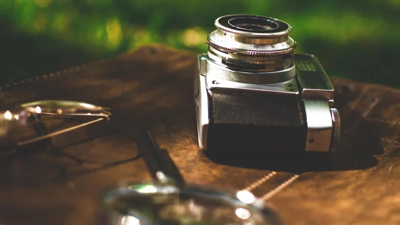 Przyjemności i wyzwania fotografowania na aparaty typu retro
